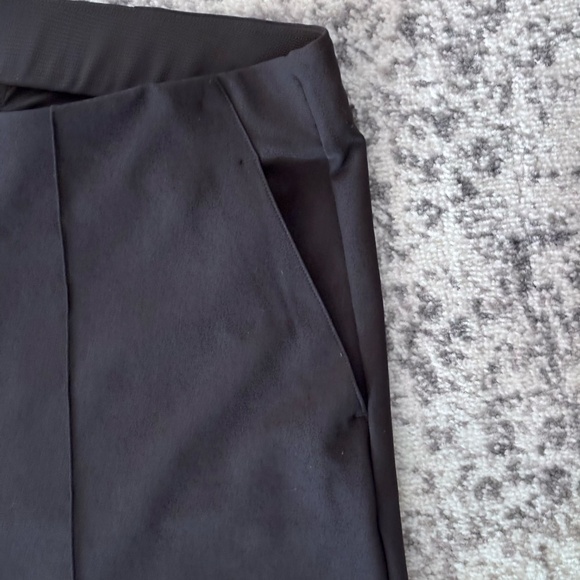 Adidas Women's Pintuck 5-inch Pull-On Golf Shorts Black - Picture 3 of 8